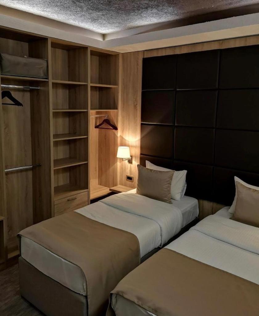 Hotel Ideall พอดโกริกา ภายนอก รูปภาพ