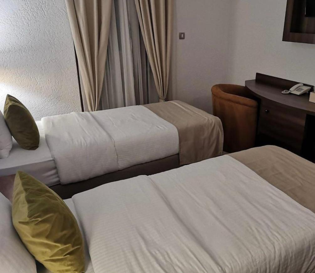 Hotel Ideall พอดโกริกา ภายนอก รูปภาพ
