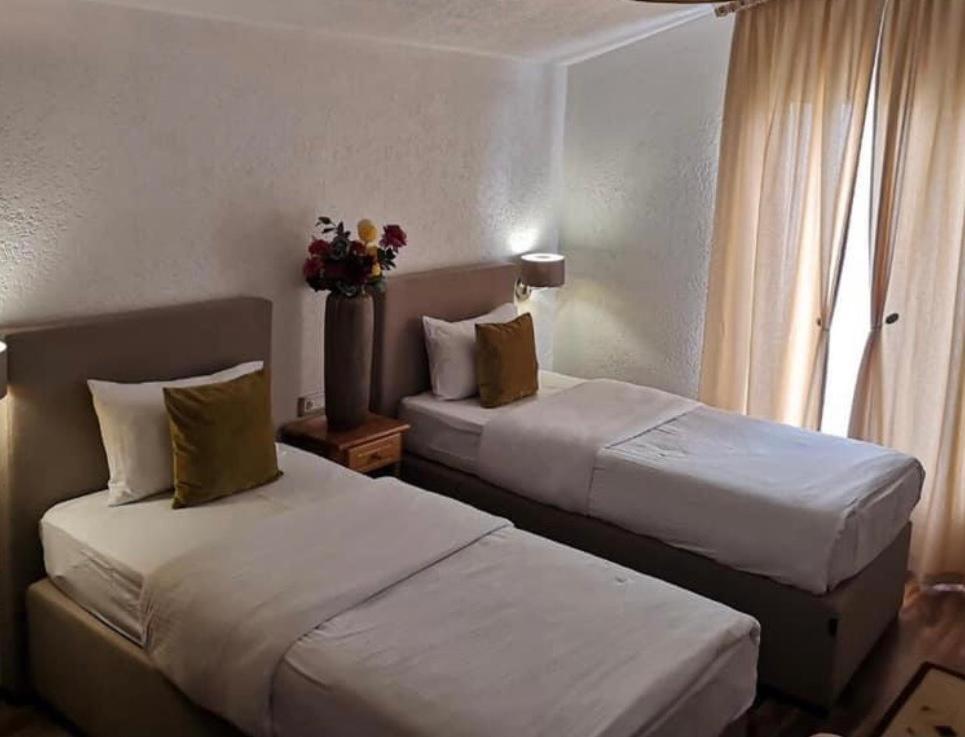 Hotel Ideall พอดโกริกา ภายนอก รูปภาพ