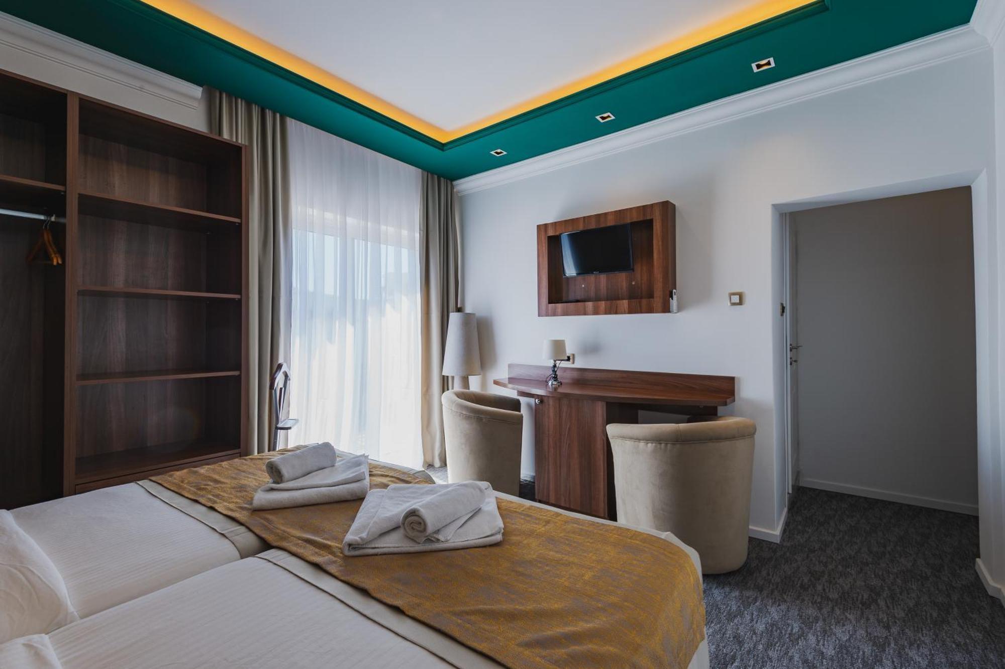 Hotel Ideall พอดโกริกา ภายนอก รูปภาพ