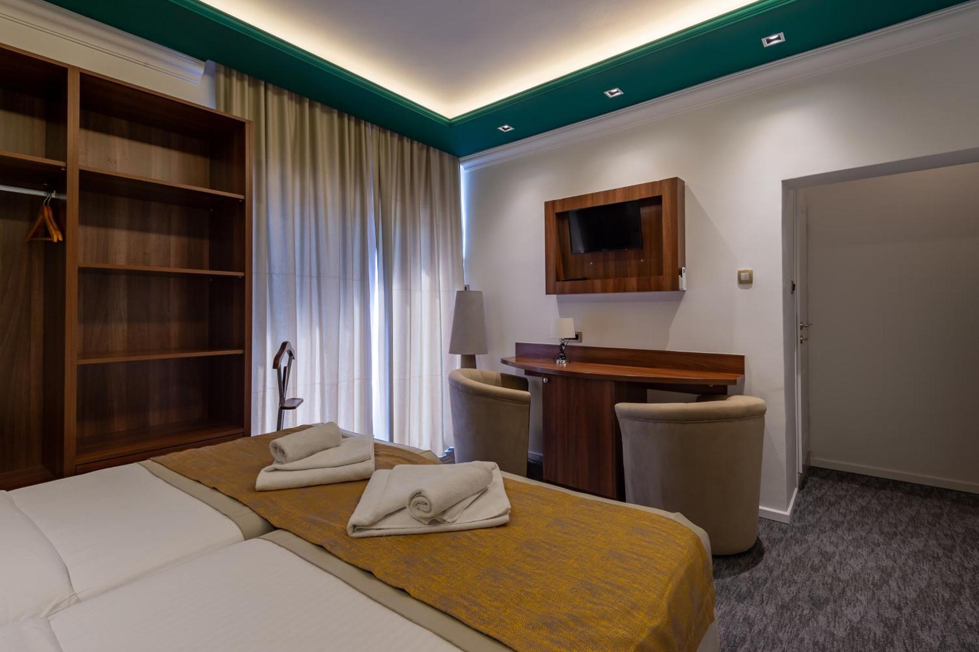 Hotel Ideall พอดโกริกา ภายนอก รูปภาพ