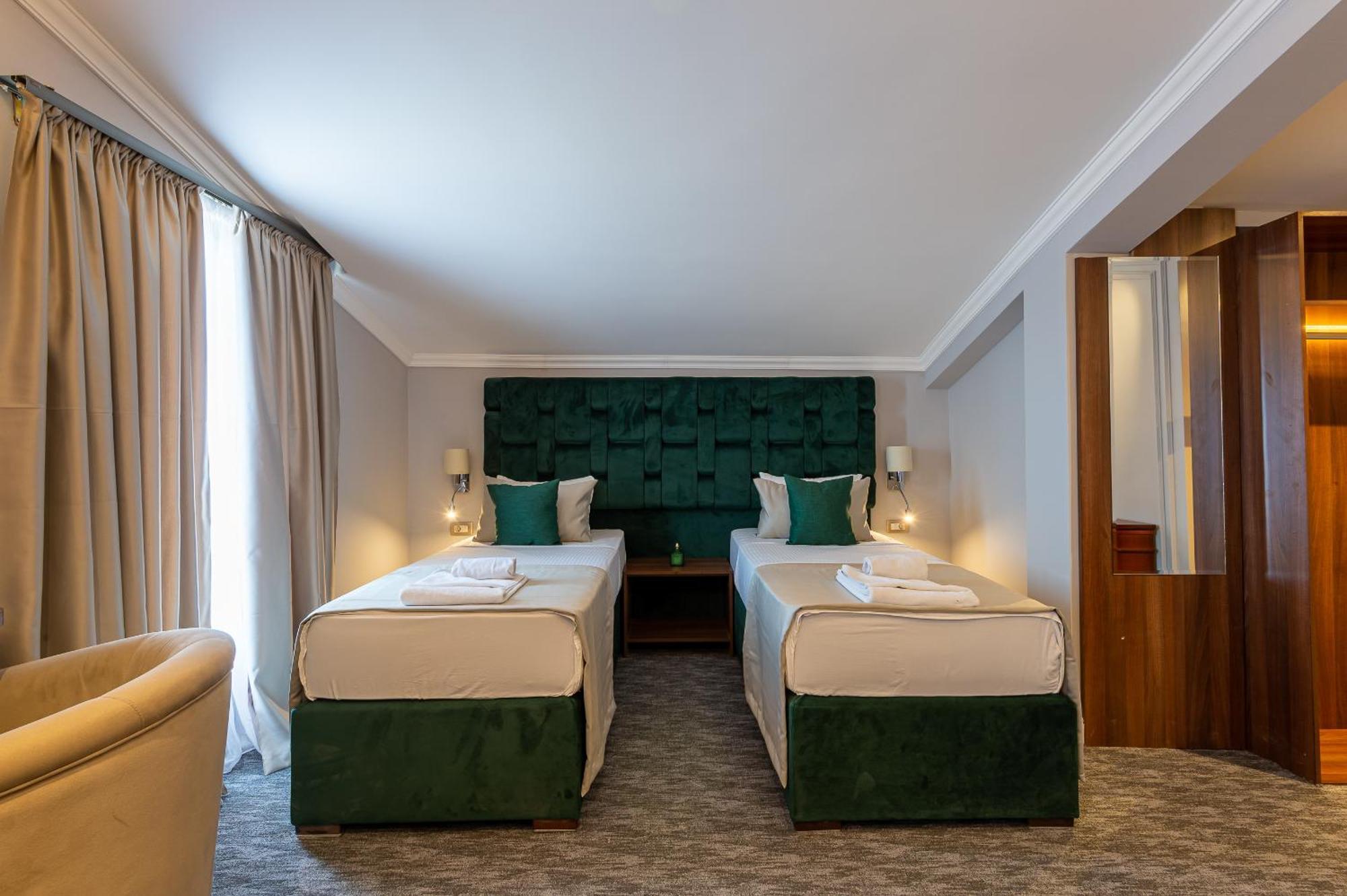 Hotel Ideall พอดโกริกา ภายนอก รูปภาพ