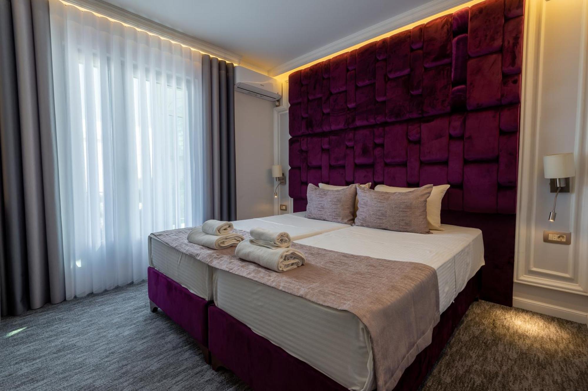 Hotel Ideall พอดโกริกา ภายนอก รูปภาพ
