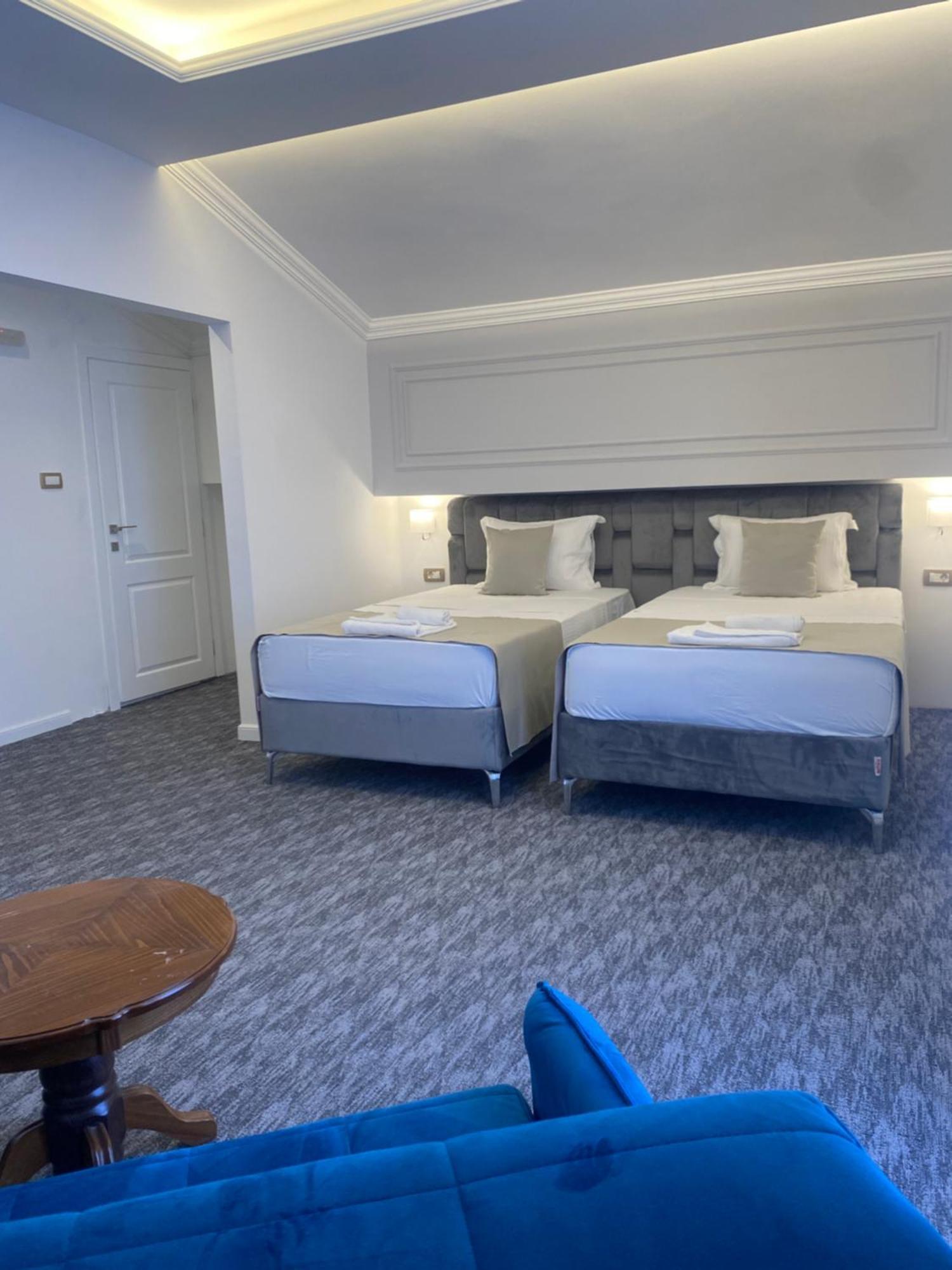 Hotel Ideall พอดโกริกา ภายนอก รูปภาพ