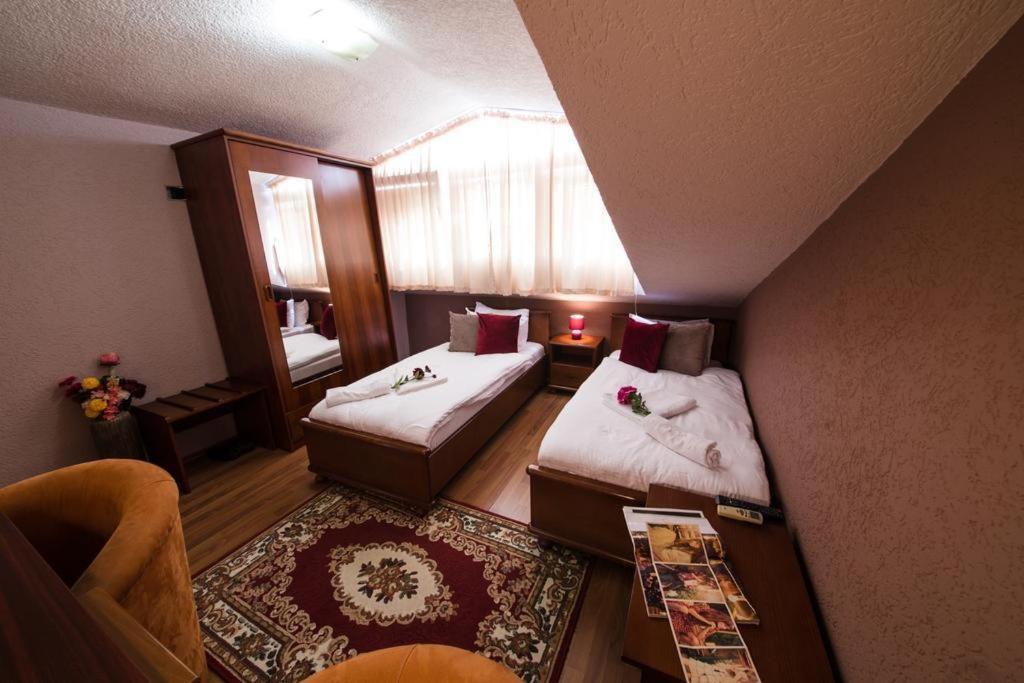 Hotel Ideall พอดโกริกา ภายนอก รูปภาพ