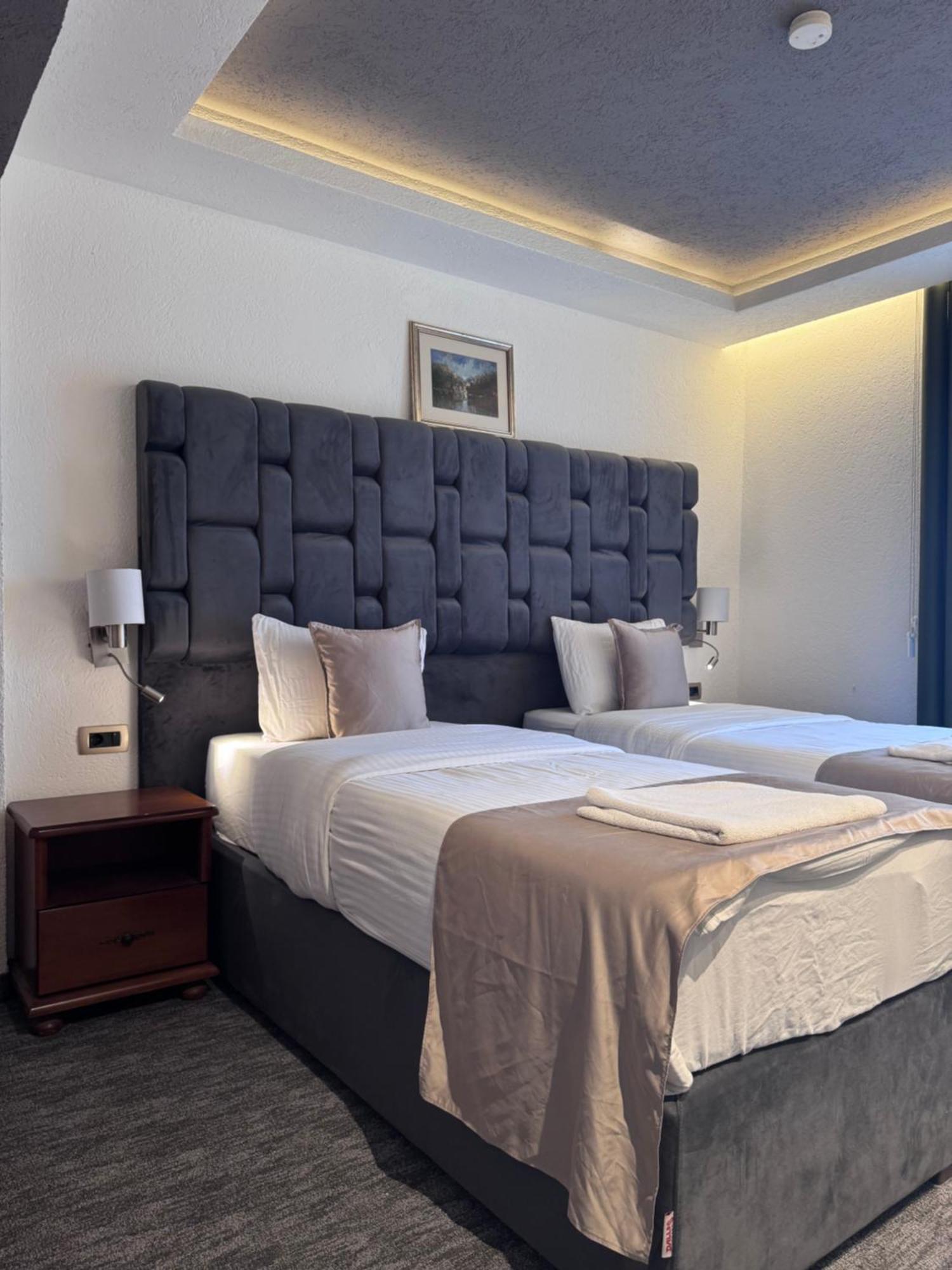 Hotel Ideall พอดโกริกา ภายนอก รูปภาพ