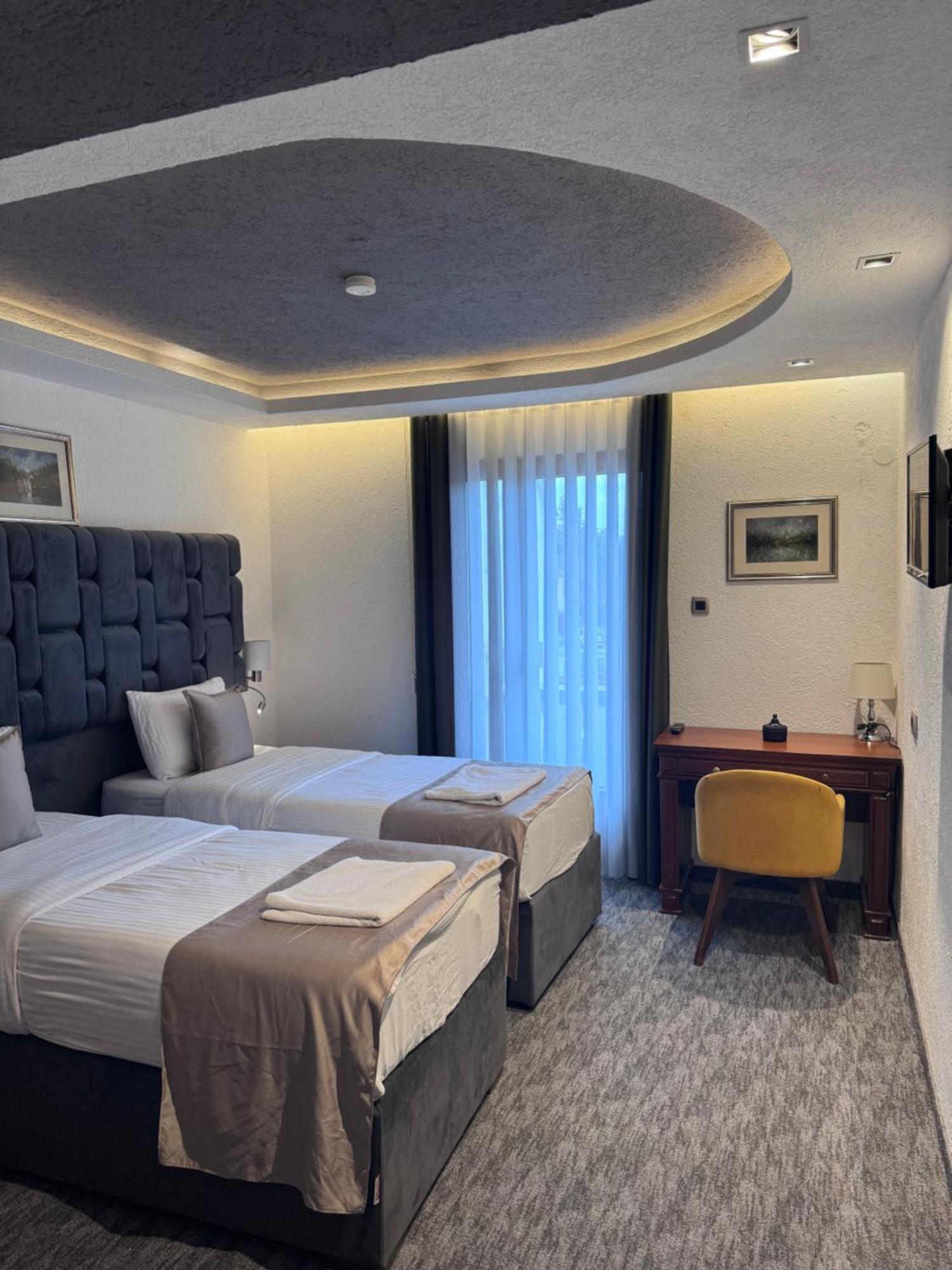 Hotel Ideall พอดโกริกา ภายนอก รูปภาพ